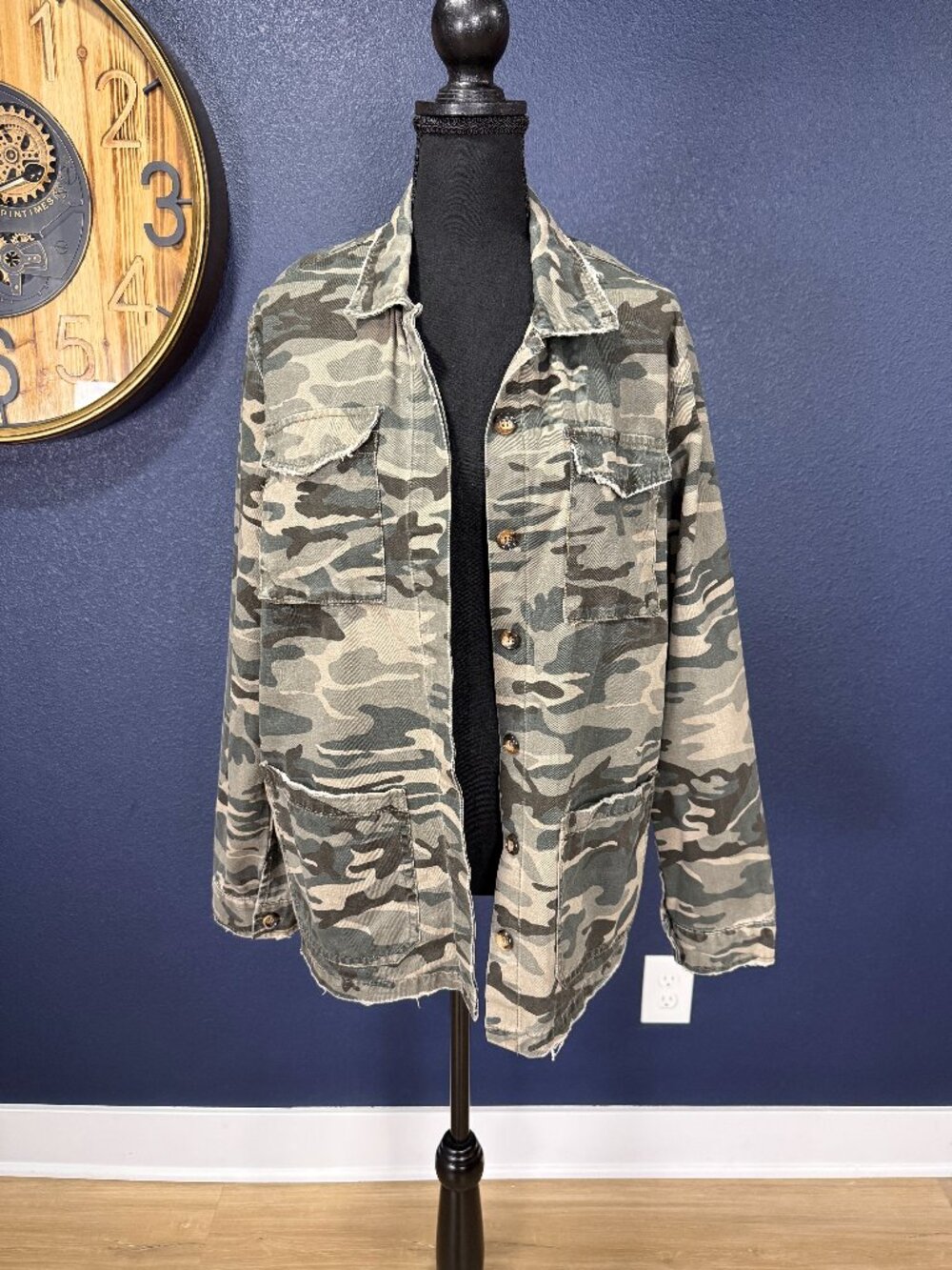 Lulus Camo Distressed Button Front Utility Jacket | XL